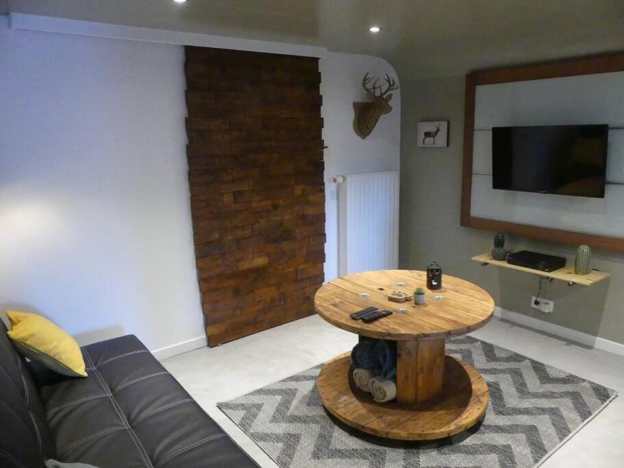 La Taniere Des Oursons Apartment Айвейл Екстериор снимка