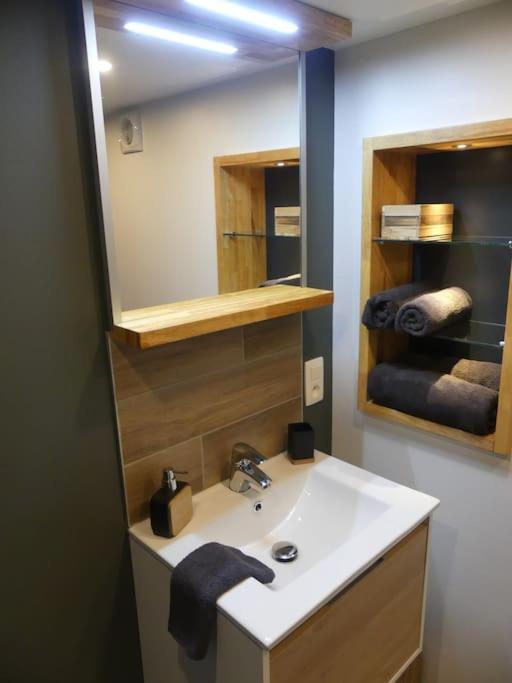 La Taniere Des Oursons Apartment Айвейл Екстериор снимка